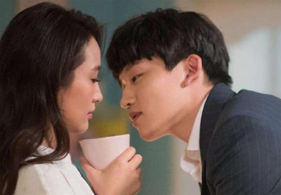 chuyện yêu, tình chị em