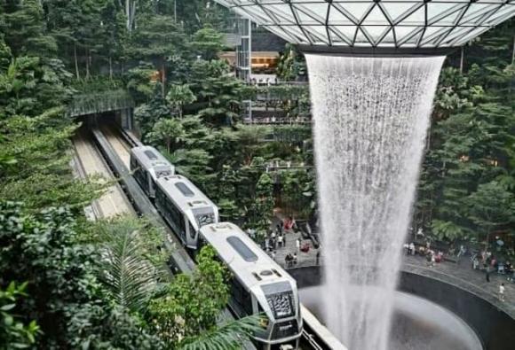 Singapore, Láng giềng Việt Nam, sân bay quốc tế Changi, đảo quốc sư tử