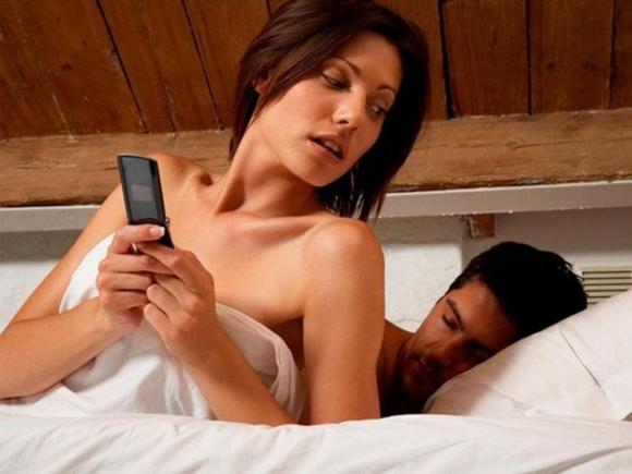 vợ ngoại tình, phụ nữ không nên dùng điện thoại ban đêm, tâm sự gia đình