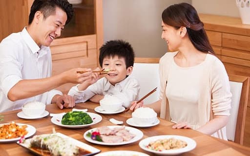 giáo dục con, dạy con cách ăn, chăm con