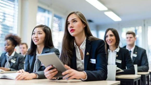 học giỏi tiếng Anh, chọn ngành nghề, nghề kiếm nhiều tiền, ngành dễ xin việc lương cao