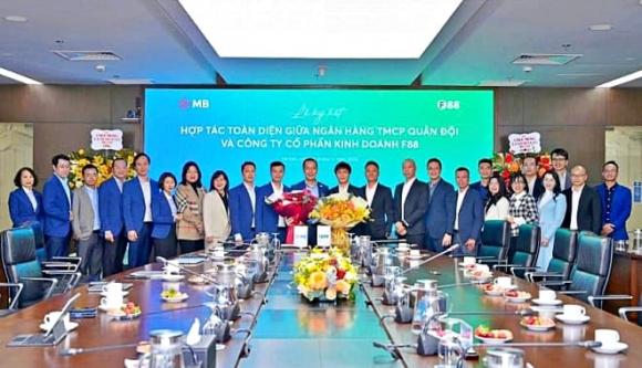 Cây ATM, ngân hàng, WinMart+, Thế giới Di động, FPT Shop
nộp tiền như tại ngân hàng