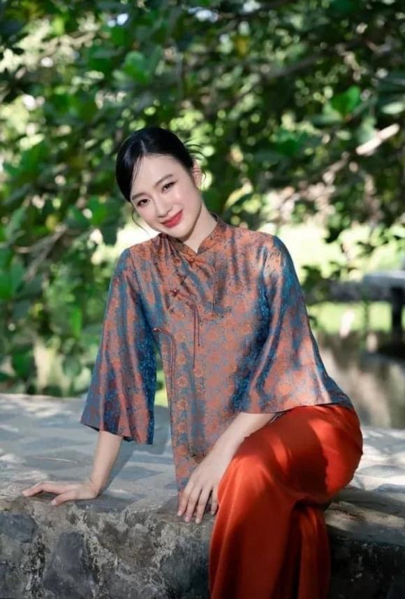 diễn viên Angela Phương Trinh, sao Việt