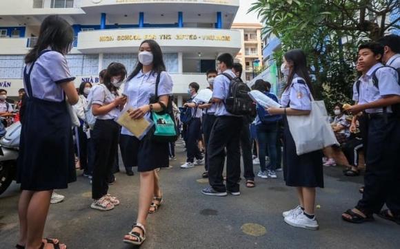 trường phổ thông năng khiếu, lương giáo viên trường chuyên, tuyển sinh