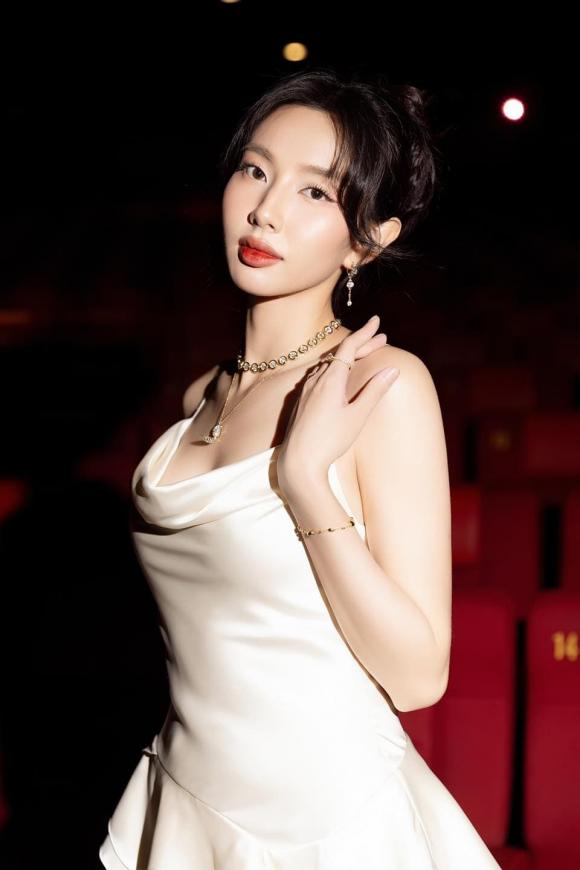 Hoa hậu Thùy Tiên, sao Việt, Nguyễn Thúc Thùy Tiên