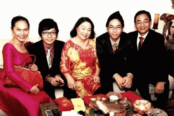 NTK Lý Quý Khánh,sao Việt