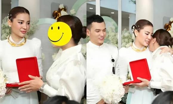 ca sĩ Phương Trinh Jolie,sao Việt