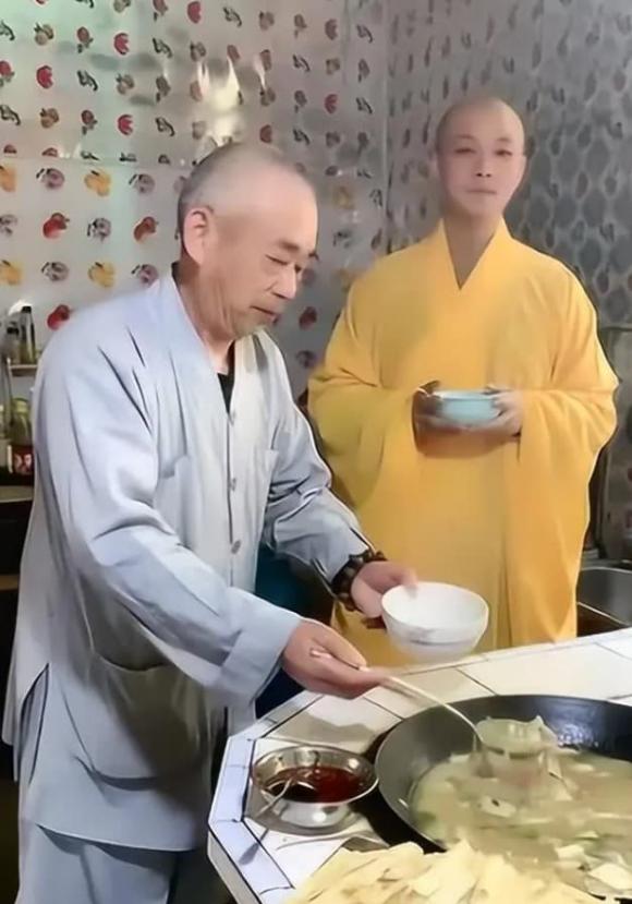 tại sao nhà sư ăn chay nhưng vẫn tăng cân, ăn chay có tăng cân không