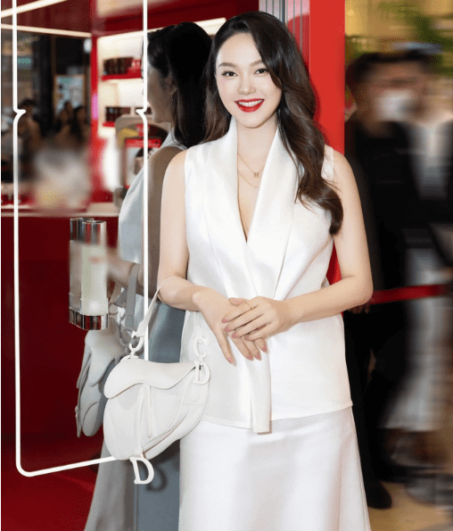 Minh Hằng, Minh Hằng giảm eo, Slimming Day Collagen