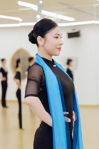 va3-ngoisaovn-w341-h512-ngoisaovn-w341-h512 2 CEO Vân Anh Lê, Vân Anh, Nha khoa Anh Dental