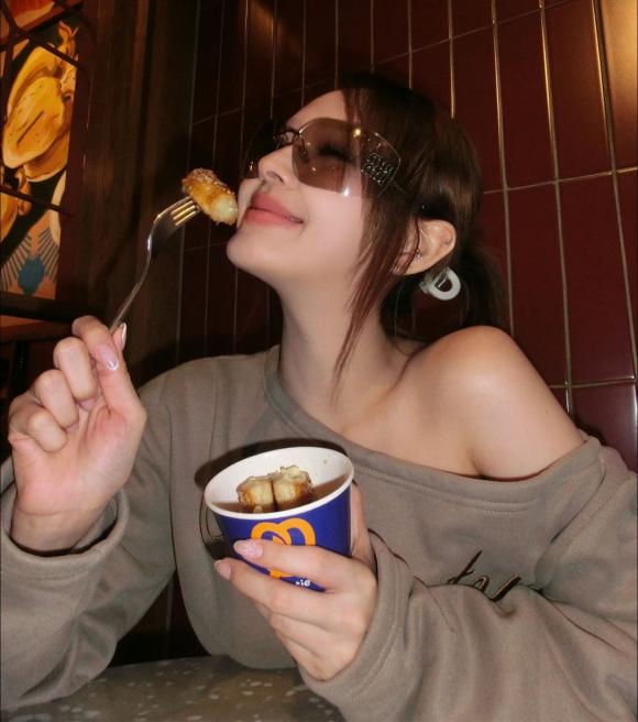 Xoài Non, Gil Lê, sao Việt 