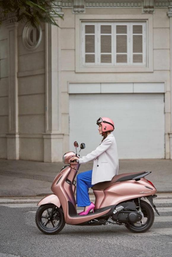 Song sinh Linh Ánh, Yamaha Grande Hybrid, Yamaha 