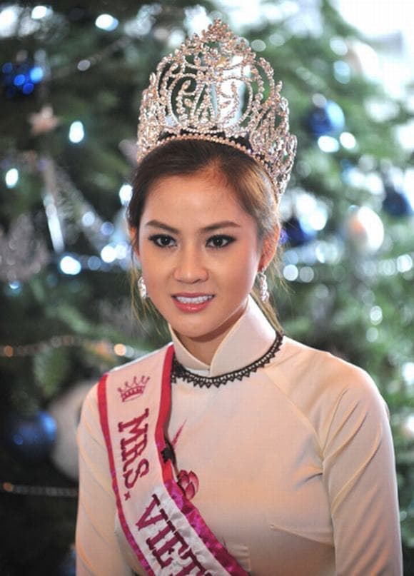 Hoa hậu Thùy Tiên, Nguyễn Thúc Thùy Tiên, hoa hậu Trương Hồ Phương Nga, sao Việt