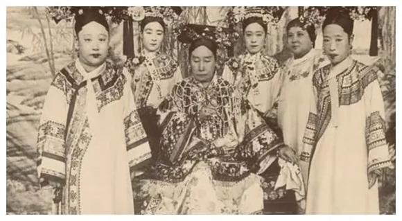 ly-lien-anh (1).jpg 2