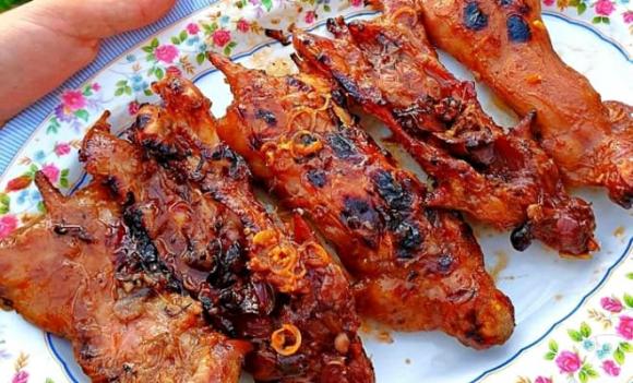 ẩm thực Việt Nam, Vũ nữ chân dài miền Tây, Gỏi cá nhảy Sơn La, Chả rươi Hà Nội, Thịt chuột đồng miền Tây, Thắng cố Sa Pa
