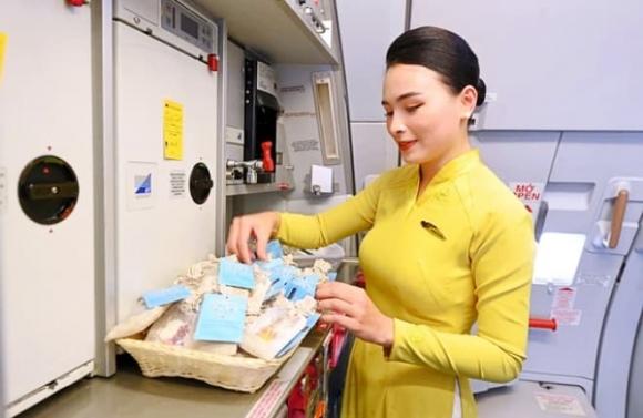 tiếp viên hàng không, ngành nghề, ngành lương cao, ngành không cần bằng đại học