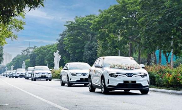 tỷ phú Phạm Nhật Vượng, VinFast, dịch vụ xe cưới VinFast