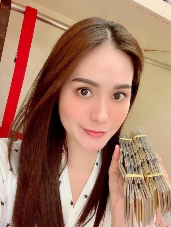 diễn viên Đoàn Di Băng, ca sĩ Đoàn Di Băng, doanh nhân Đoàn Di Băng