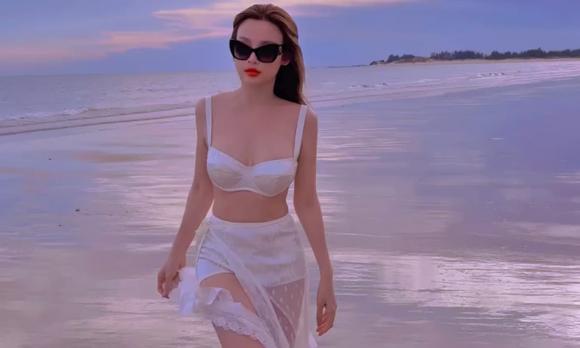 Hoa hậu Thanh Thủy, Thùy Tiên, clip hot, clip ngôi sao