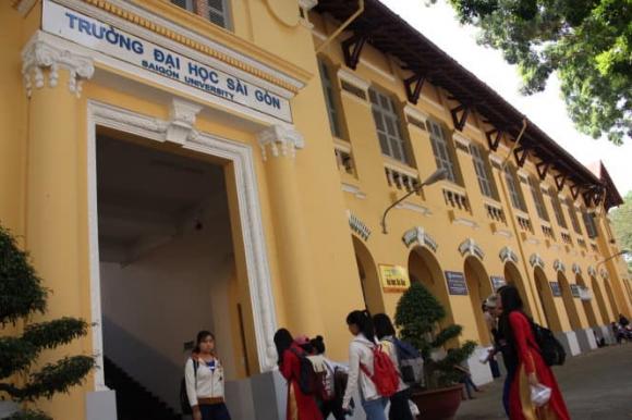 cấm sinh viên mặc hở hang, Trường Đại học Sài Gòn, tuyển sinh đại học, Trường Đại học Y Hà Nội,