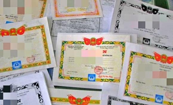 tổng kết năm học, giấy khen, khoe thành tích
