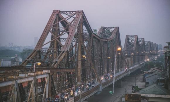 tháp Eiffel nằm ngang, cầu long biên, cầu ở hà nội