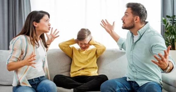 chăm con, giáo dục con, con cái oán giận cha mẹ, nỗi oán trách của cha mẹ cho con cái