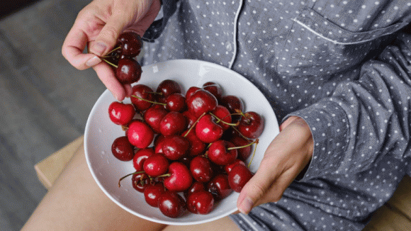 giấc ngủ, khó ngủ, đặt quả cam ở đầu giường khi ngủ, ngủ ngon