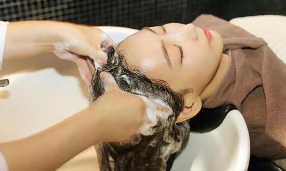gội đầu, gội đầu 2 lần, cách gội đầu, gội đầu đúng cách