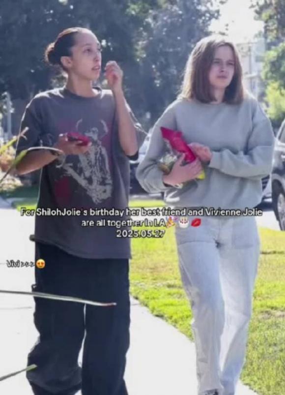 Shiloh Jolie Pitt, angelina jolie, sao hollywood 