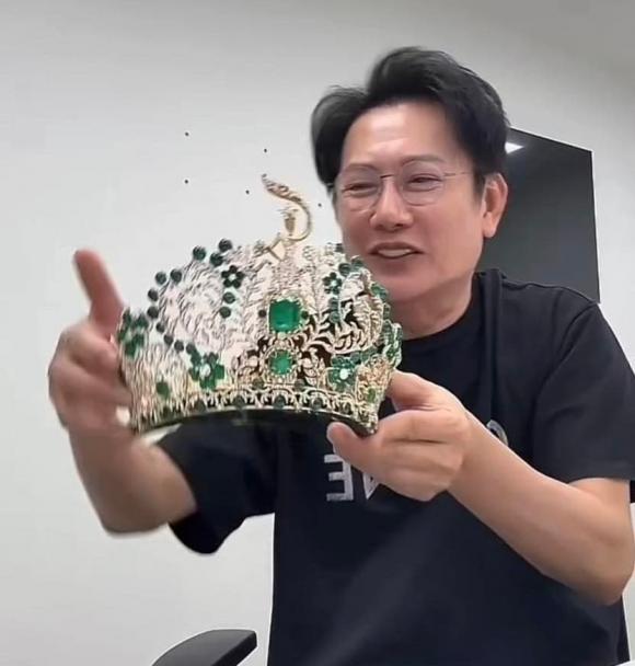 Miss Grand International, Nawat, sao Việt