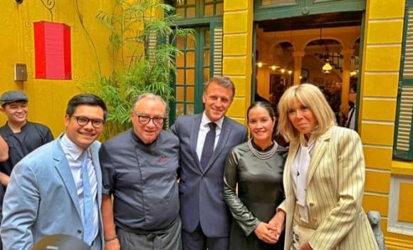 Tổng thống Pháp Emmanuel Macron, bún riêu cua, rau muống xào tỏi