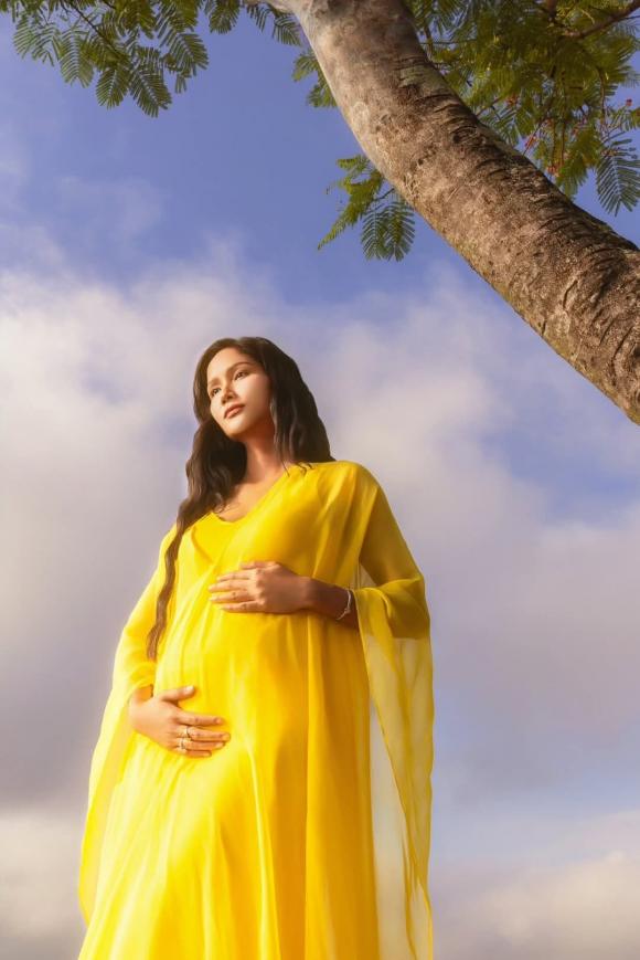 H'Hen Niê, Tuấn Khôi, sao Việt 