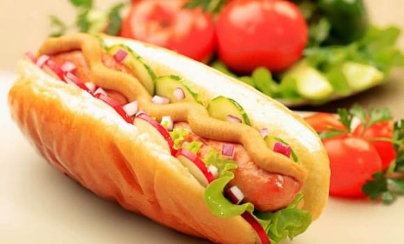 Hot dog, bánh mì kẹp xúc xích