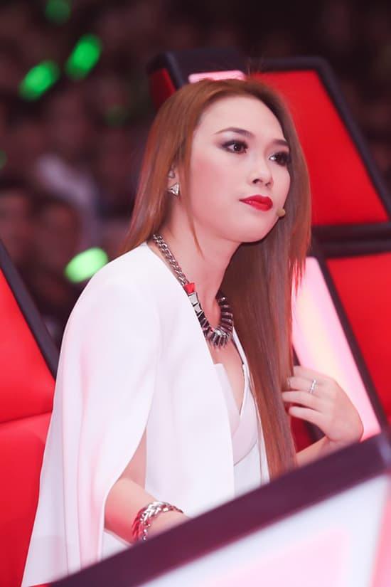 ca sĩ Mỹ Tâm, ca sĩ Bảo Uyên, sao Việt