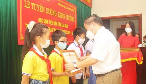 Học sinh tiêu biểu, học sinh xuất sắc