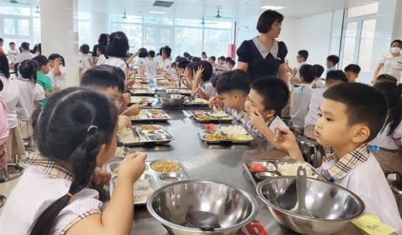 học sinh tiểu học, Hà Nội, hỗ trợ ăn bán trú