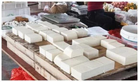 cách mua đậu phụ ngon, nên mua đậu phụ ở giữa hay ngoài rìa