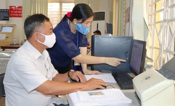 Cán bộ, công chức xã, tinh giảm bộ máy, bằng cấp, đại học, bằng đại học không chính quy