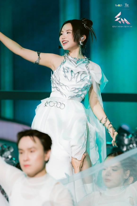 Sao Việt 10/6, tin sao việt mới nhất