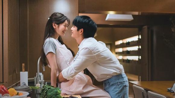 con gái khi yêu thích làm gì, tâm sự tình yêu
