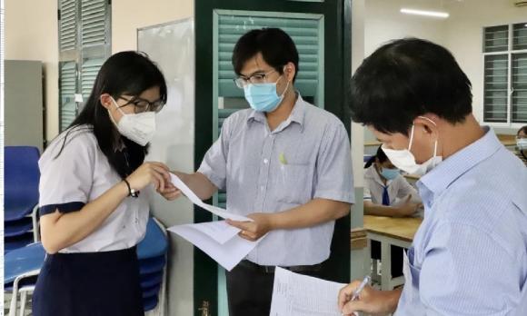 Ý Nhi, Hoa hậu Ý Nhi, sao Việt 