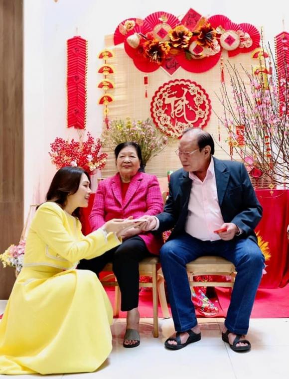 ca sĩ Mỹ Tâm, mẹ ca sĩ Mỹ Tâm, sao Việt