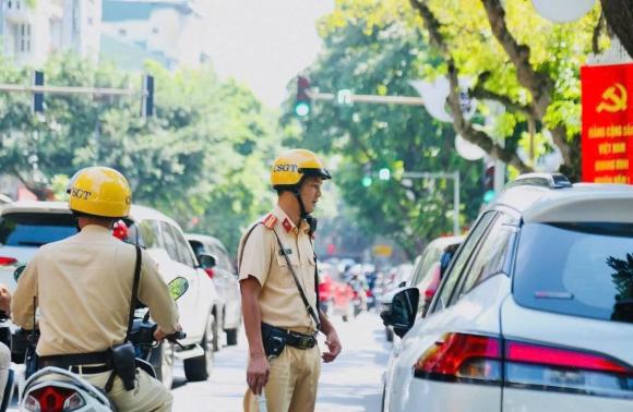 Nghị định 168, mức phạt lỗi điều khiển xe chạy ở làn dừng xe khẩn cấp