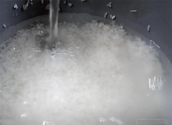 nấu cơm, giấm trắng, dầu dừa