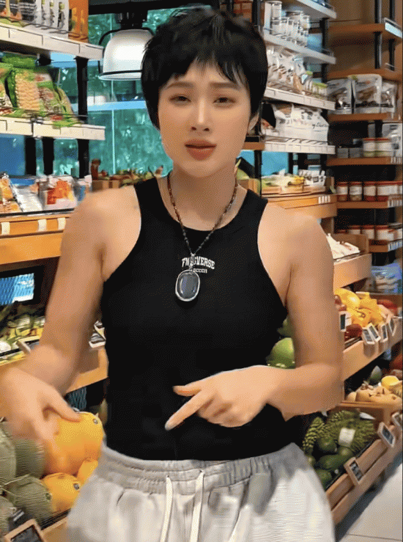 diễn viên Angela Phương Trinh, sao Việt
