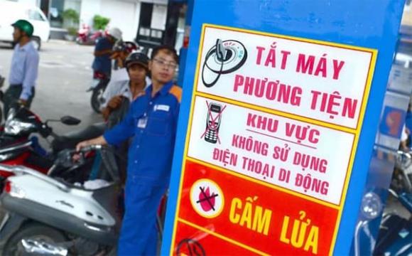 dùng điện thoại khi vào cây xăng, Luật phòng cháy chữa cháy và cứu nạn cứu hộ
