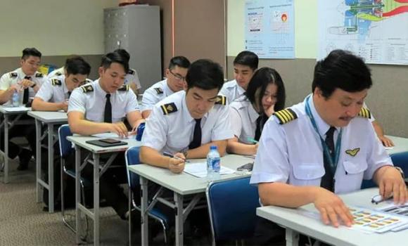 học phí 3 tỷ đồng, học viện hàng không, đào tạo bay, phi công