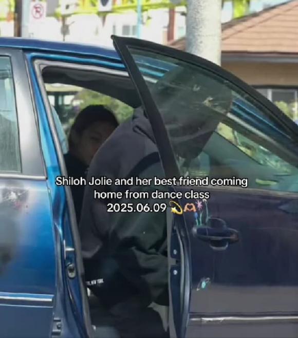Shiloh Jolie Pitt,Zahara,Con gái Angelina Jolie, sao hollywood