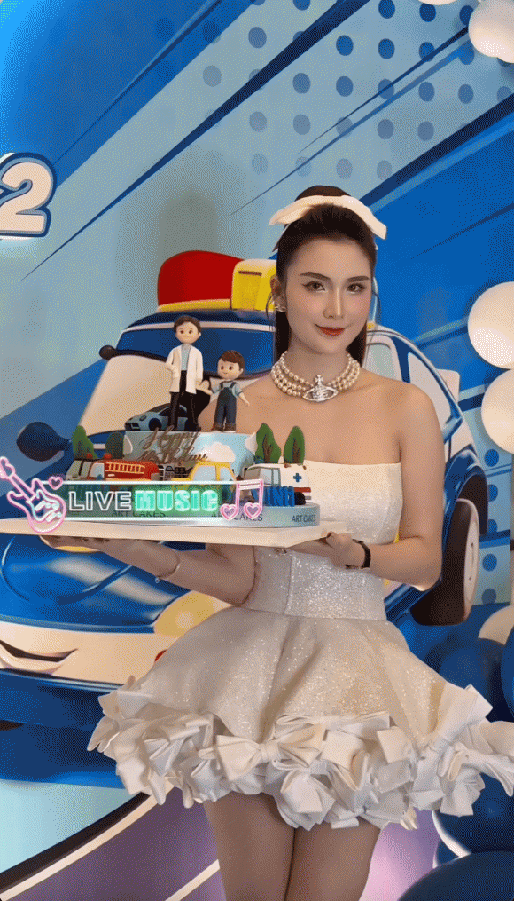 á hậu Kiều Loan, người đẹp Ngọc Loan, sao Việt